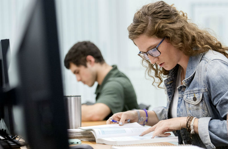 business analytics student